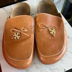 Tory Burch Mules size 11 Chestnut Brown with gold Tory emblem. Great condition.